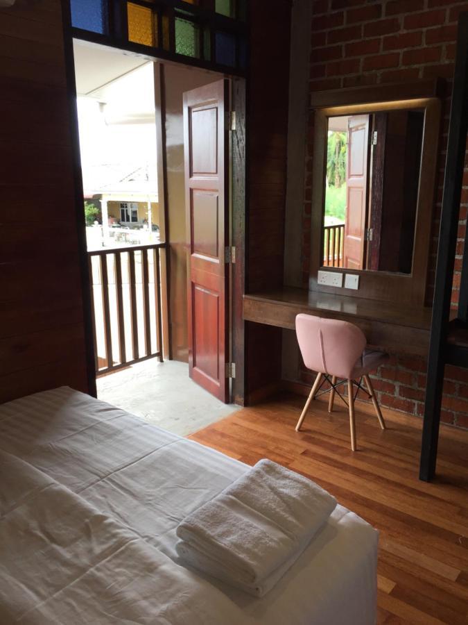 Little Kampung Studio トゥルッ・インタン エクステリア 写真